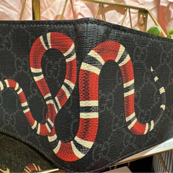 Gucci snake bifold wallet - Picture 2 of 4